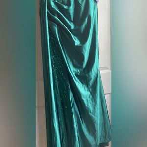 Green prom dress, never been used, brand new.